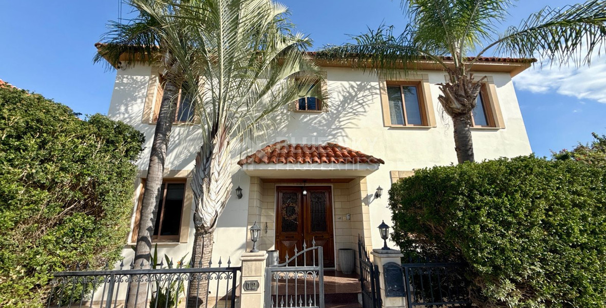 Four bedroom detached villa in two levels  in Agios Georgios Havouzas for sale, Limassol