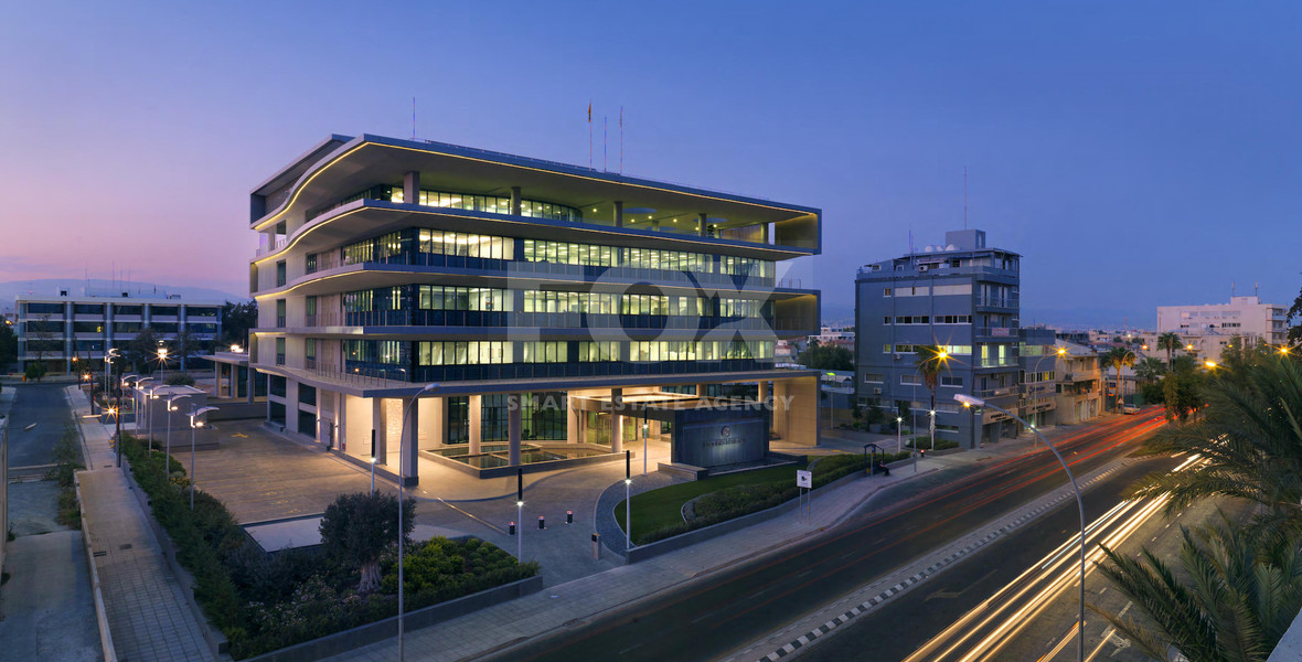 RENT: LUXURY OFFICES NEAR THE NEW PORT IN OMONIA