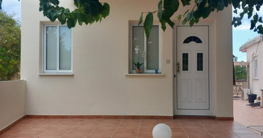 Two bedroom house for rent in Giolou