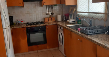 Two bedroom house for rent in Giolou