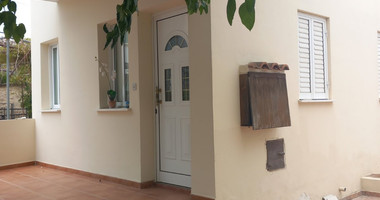 Two bedroom house for rent in Giolou