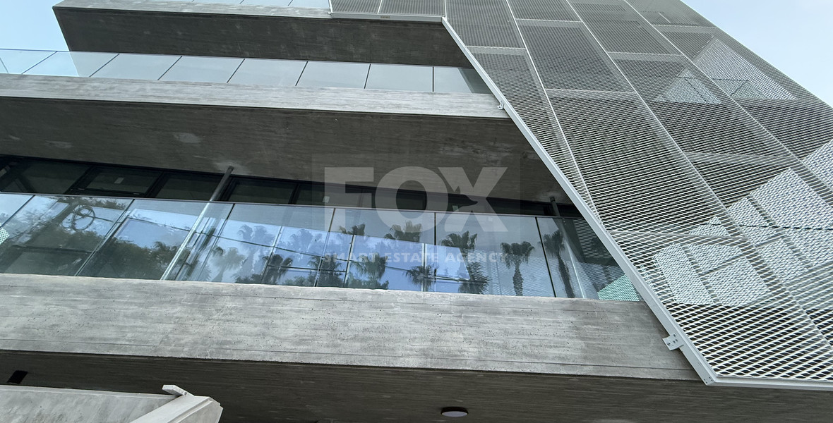 RENT: NEW LUXURY OFFICE BUILDING