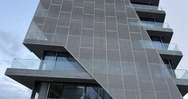 RENT: NEW LUXURY OFFICE BUILDING