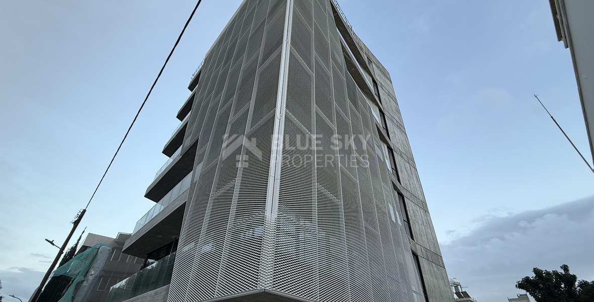 RENT: NEW LUXURY OFFICE BUILDING