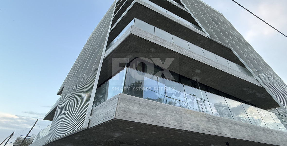 RENT: NEW LUXURY OFFICE BUILDING