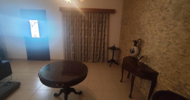 Three bedroom ground floor house in Agios Spyridonas for rent , Limassol