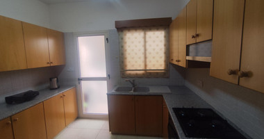 Three bedroom ground floor house in Agios Spyridonas for rent , Limassol