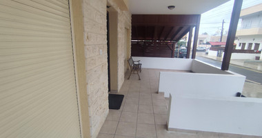 Three bedroom ground floor house in Agios Spyridonas for rent , Limassol