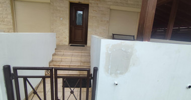 Three bedroom ground floor house in Agios Spyridonas for rent , Limassol