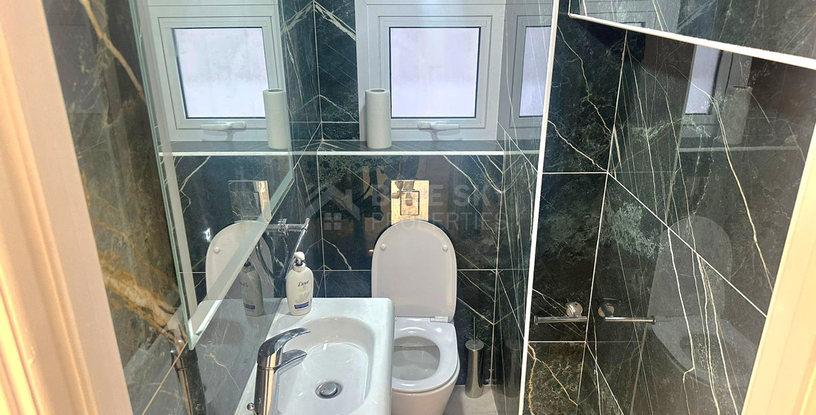Modern Ground-Floor Office for Sale in Agios Nicolaos – Renovated Workspace