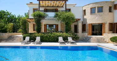 Luxury five Bedroom Cyprus Villa with Panoramic Sea Views & Premium Amenities