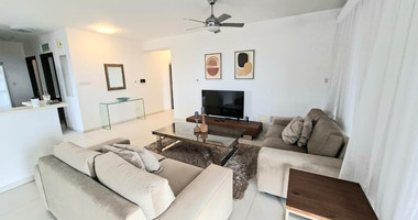 Prime Universal Top-Floor Three-Bed Apartment for sale