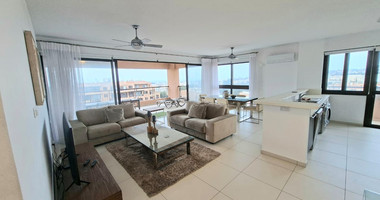 Prime Universal Top-Floor Three-Bed Apartment for sale