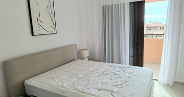 Prime Universal Top-Floor Three-Bed Apartment for sale