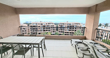 Prime Universal Top-Floor Three-Bed Apartment for sale