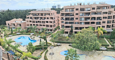 Prime Universal Top-Floor Three-Bed Apartment for sale