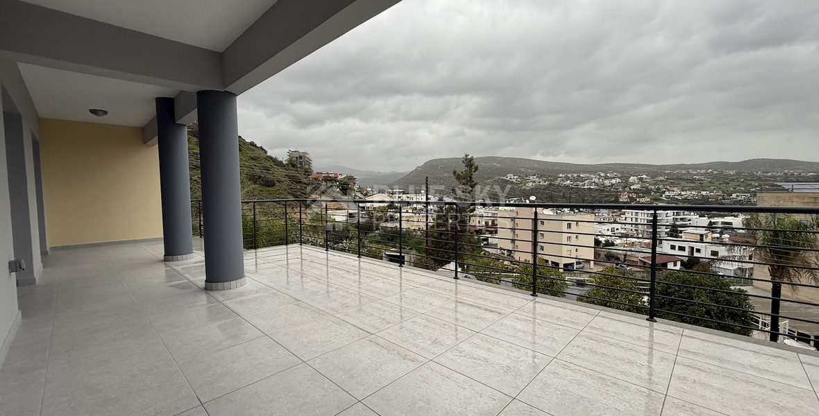 RENT: BEAUTIFUL AND WELL APPOINTED TWO BEDROOM IN GERMASOGIA PARTIALLY FURNISHED OR UNFURNISHED