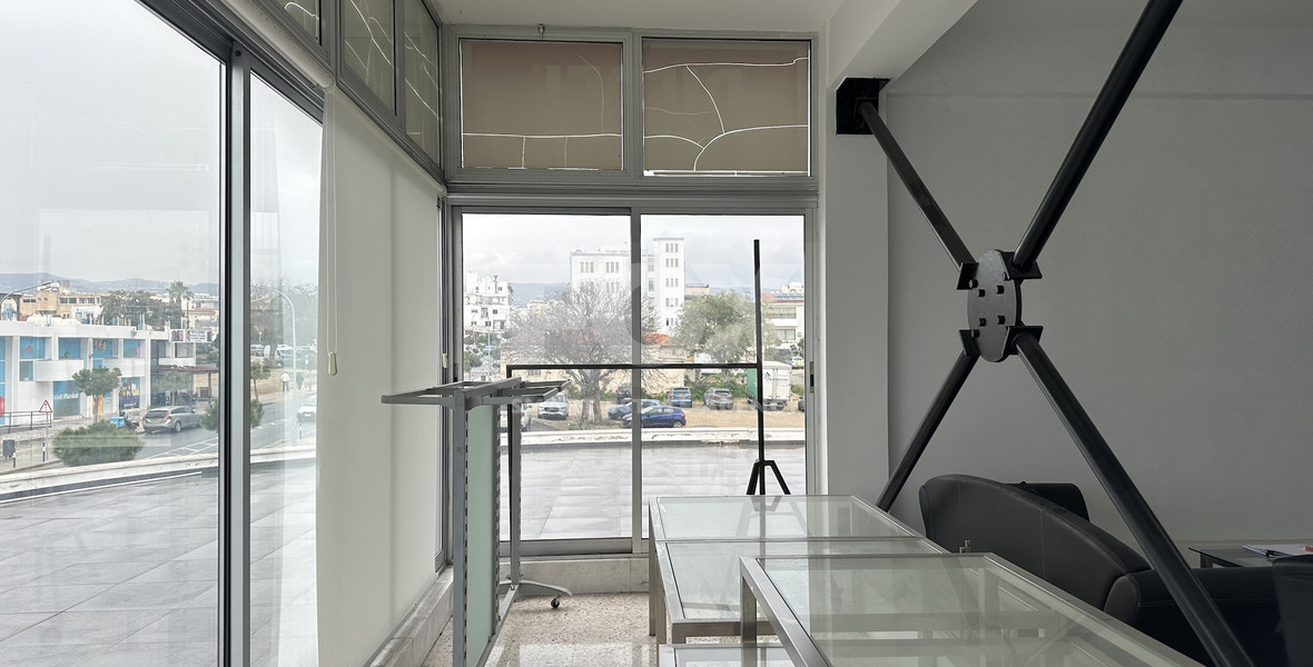 Prime 500m² Commercial Space on High-Traffic Road – Paphos