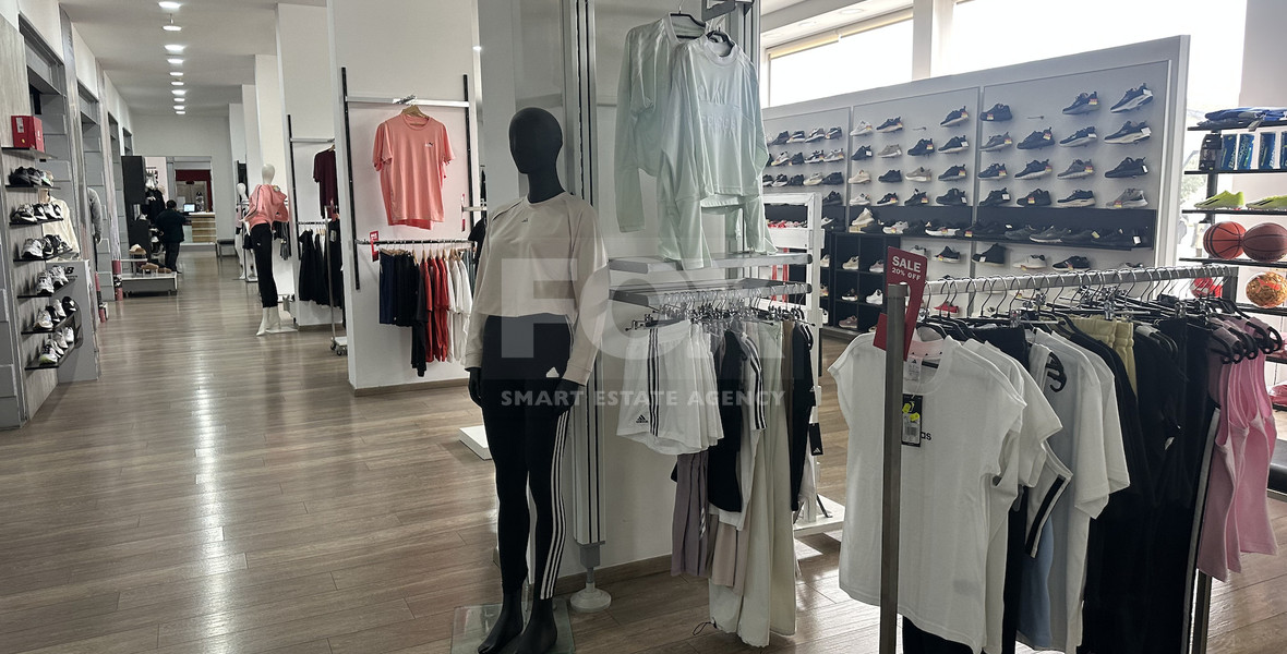 Prime 500m² Commercial Space on High-Traffic Road – Paphos