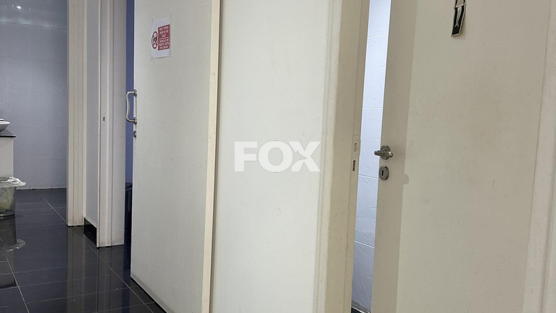 Building 500 m² for rent in Pafos, Paphos, Cyprus
