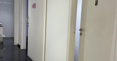 Prime 500m² Commercial Space on High-Traffic Road – Paphos