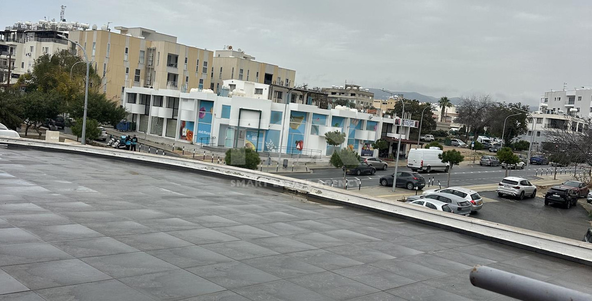 Prime 500m² Commercial Space on High-Traffic Road – Paphos