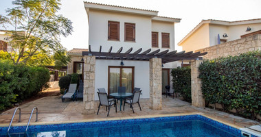 Luxury three Bedroom Villa with Private Pool & Golf Course Views