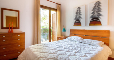 Luxury three Bedroom Villa with Private Pool & Golf Course Views