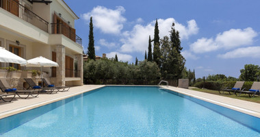 Luxury five Bedroom Villa on Eastern Plateau with Sea Views, Pool & Private Tennis Court, for sale