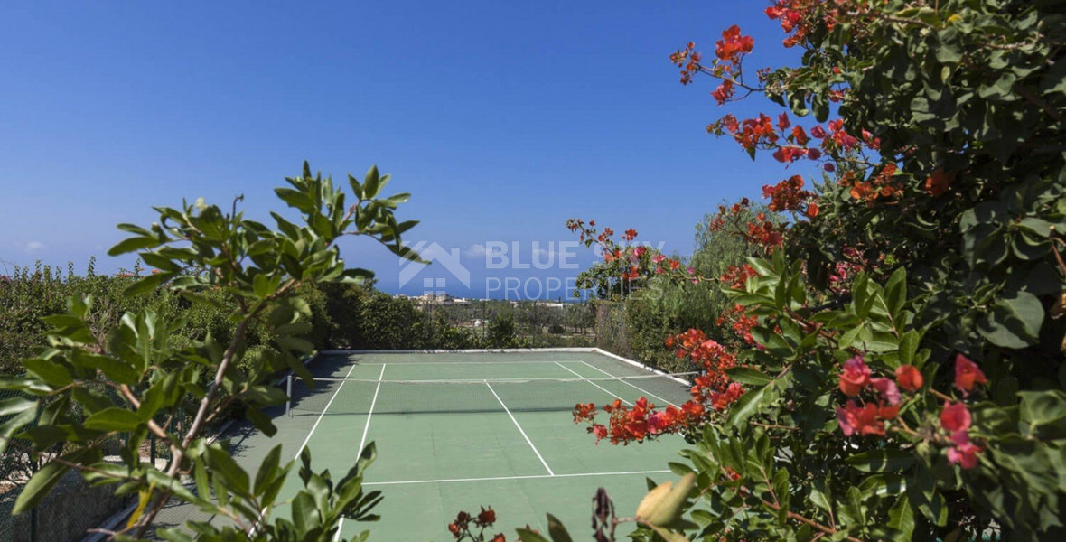 Luxury five Bedroom Villa on Eastern Plateau with Sea Views, Pool & Private Tennis Court, for sale