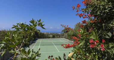 Luxury five Bedroom Villa on Eastern Plateau with Sea Views, Pool & Private Tennis Court, for sale