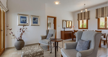 Luxury five Bedroom Villa on Eastern Plateau with Sea Views, Pool & Private Tennis Court, for sale