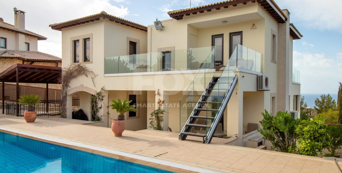 Prestigious four Bedroom Villa with Pool, Terrace Views & Exclusive Privacy