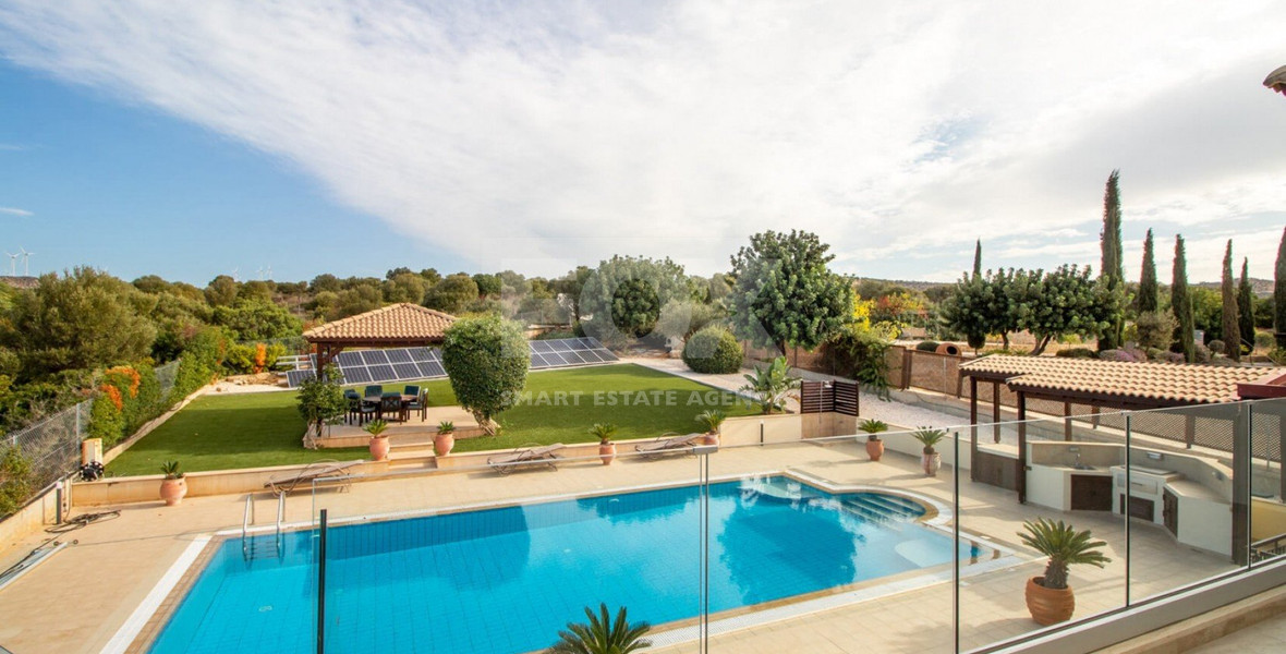 Prestigious four Bedroom Villa with Pool, Terrace Views & Exclusive Privacy