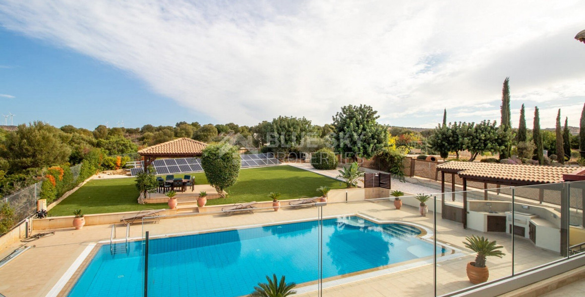 Prestigious four Bedroom Villa with Pool, Terrace Views & Exclusive Privacy