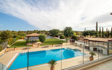 Prestigious four Bedroom Villa with Pool, Terrace Views & Exclusive Privacy