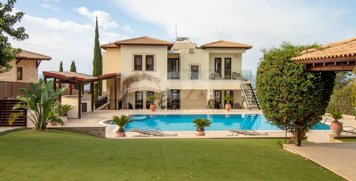 Prestigious four Bedroom Villa with Pool, Terrace Views & Exclusive Privacy