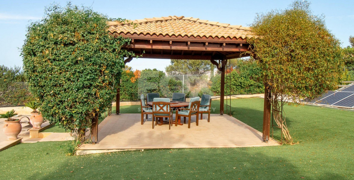 Prestigious four Bedroom Villa with Pool, Terrace Views & Exclusive Privacy