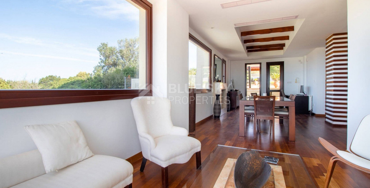 Prestigious four Bedroom Villa with Pool, Terrace Views & Exclusive Privacy