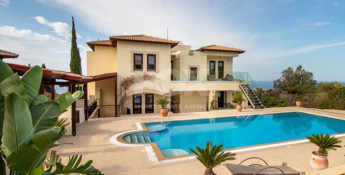 Prestigious four Bedroom Villa with Pool, Terrace Views & Exclusive Privacy