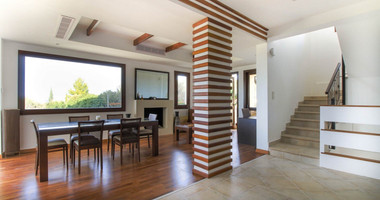 Prestigious four Bedroom Villa with Pool, Terrace Views & Exclusive Privacy