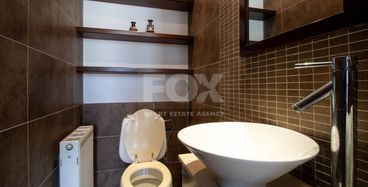 Prestigious four Bedroom Villa with Pool, Terrace Views & Exclusive Privacy