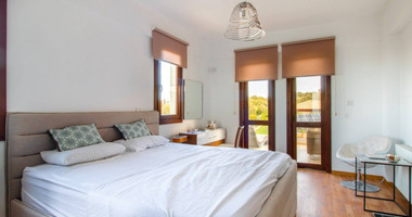 Prestigious four Bedroom Villa with Pool, Terrace Views & Exclusive Privacy