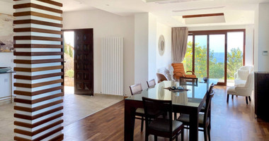 Prestigious four Bedroom Villa with Pool, Terrace Views & Exclusive Privacy