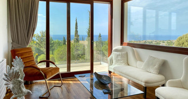 Prestigious four Bedroom Villa with Pool, Terrace Views & Exclusive Privacy