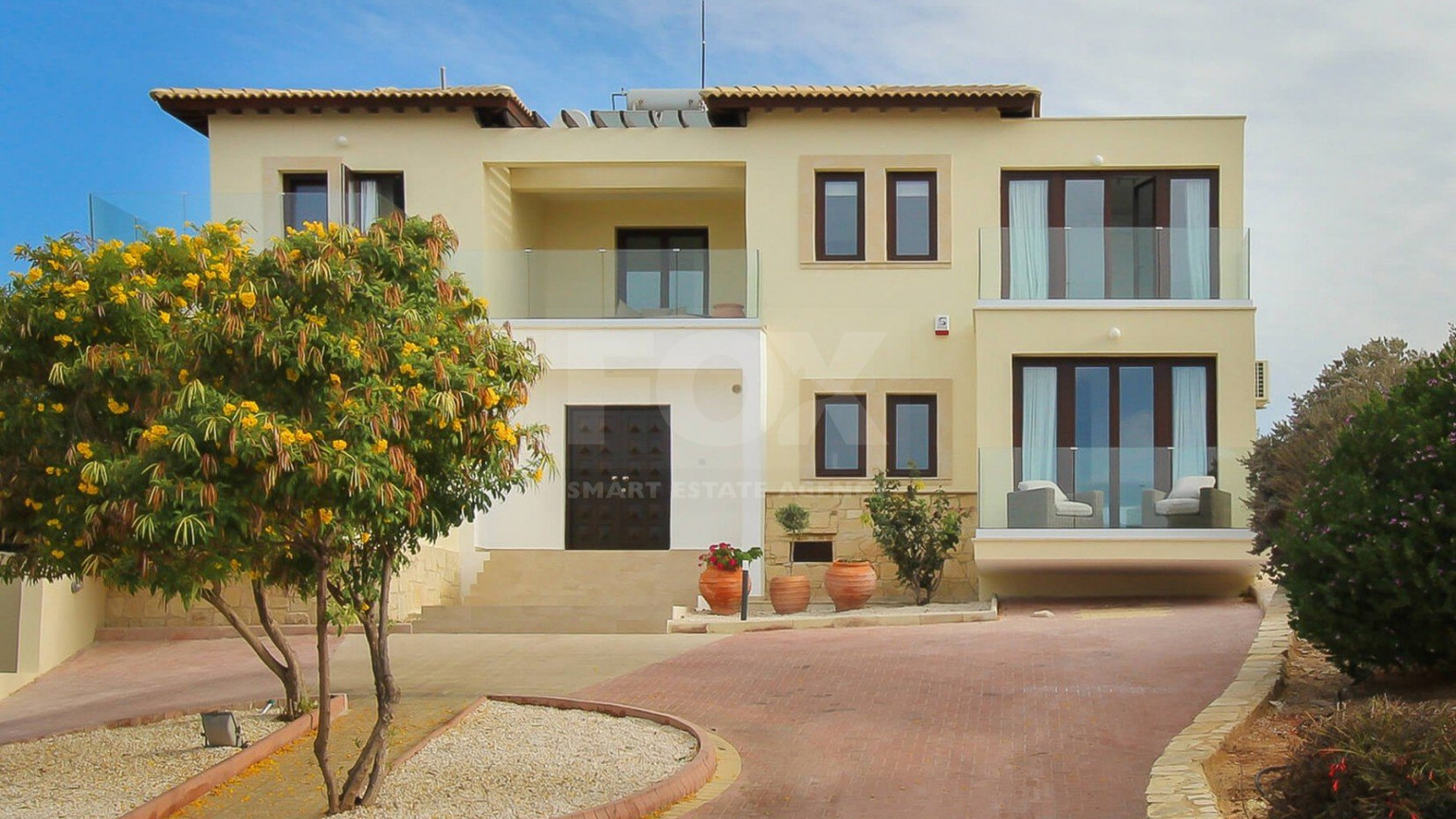 Prestigious four Bedroom Villa with Pool, Terrace Views & Exclusive Privacy