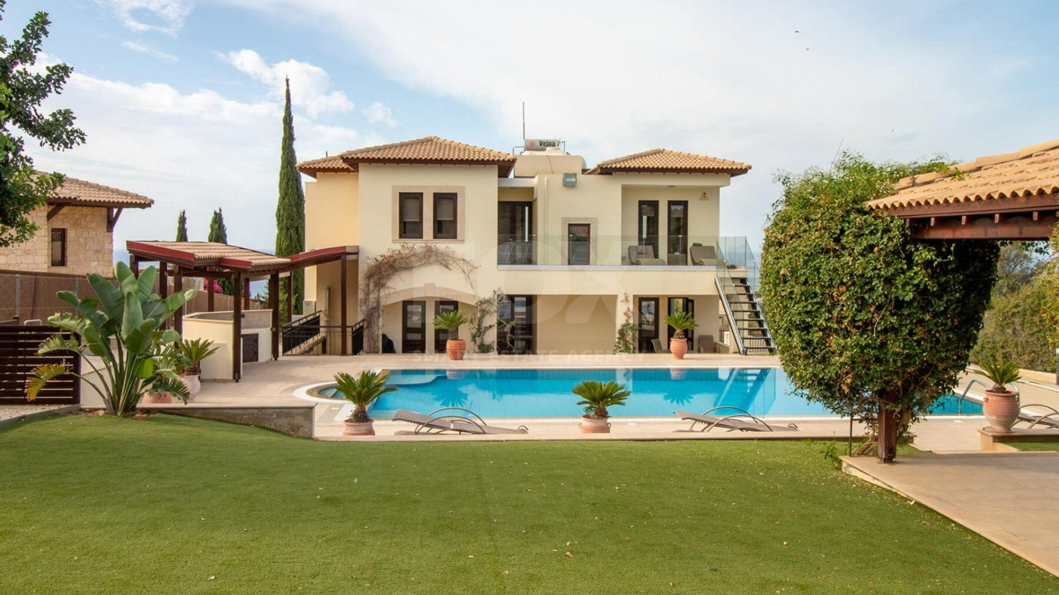 Prestigious four Bedroom Villa with Pool, Terrace Views & Exclusive Privacy