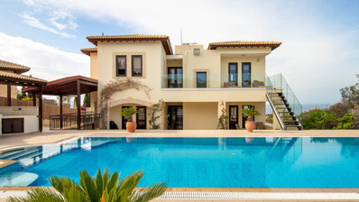 Prestigious four Bedroom Villa with Pool, Terrace Views & Exclusive Privacy