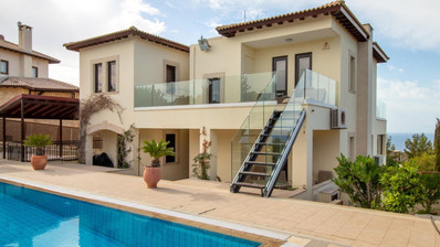 Prestigious four Bedroom Villa with Pool, Terrace Views & Exclusive Privacy