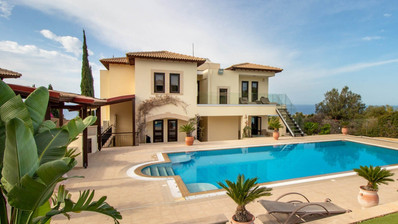 Prestigious four Bedroom Villa with Pool, Terrace Views & Exclusive Privacy